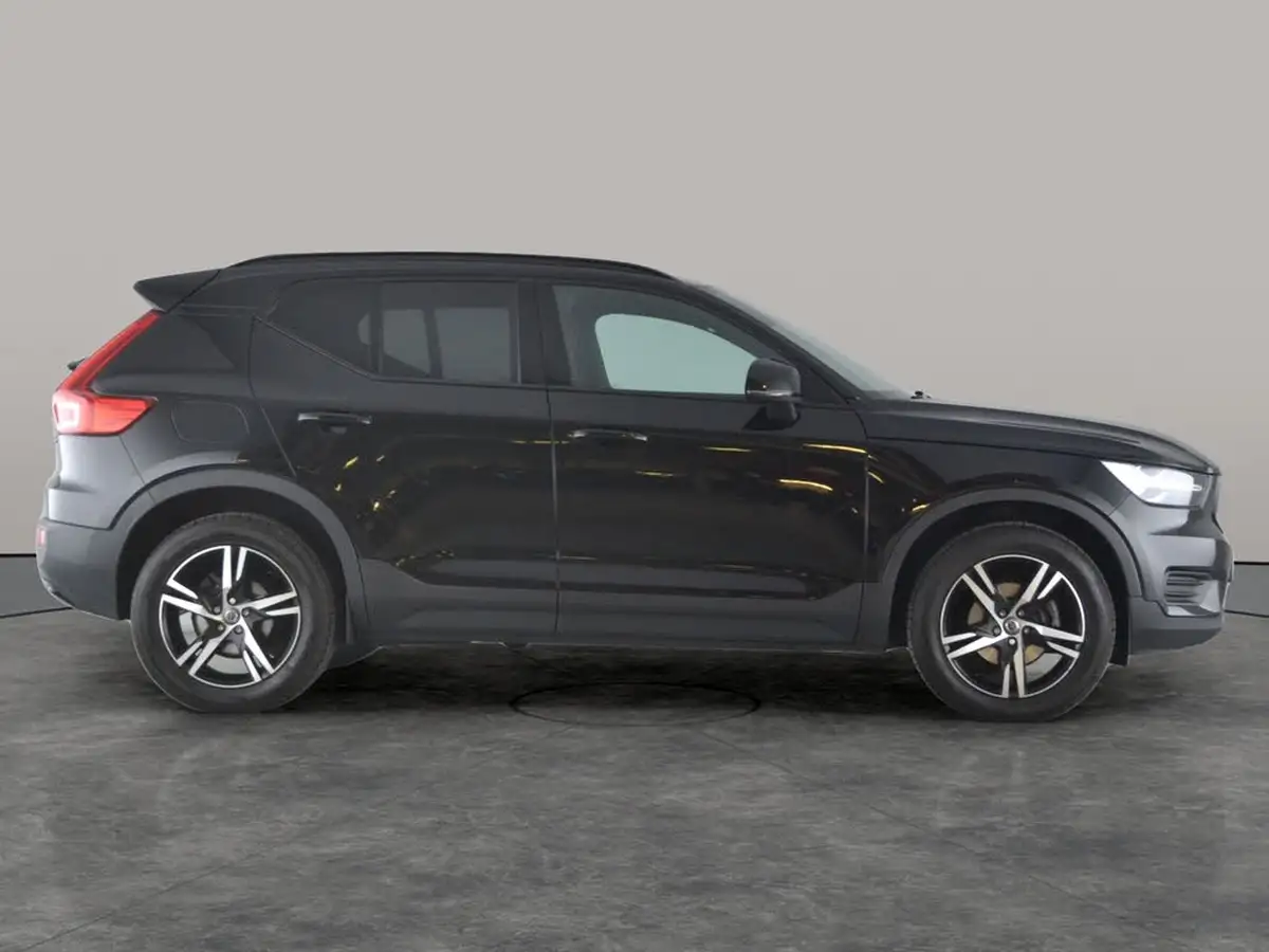 2022-volvo-xc40-15-t3-r-design-auto-big-12