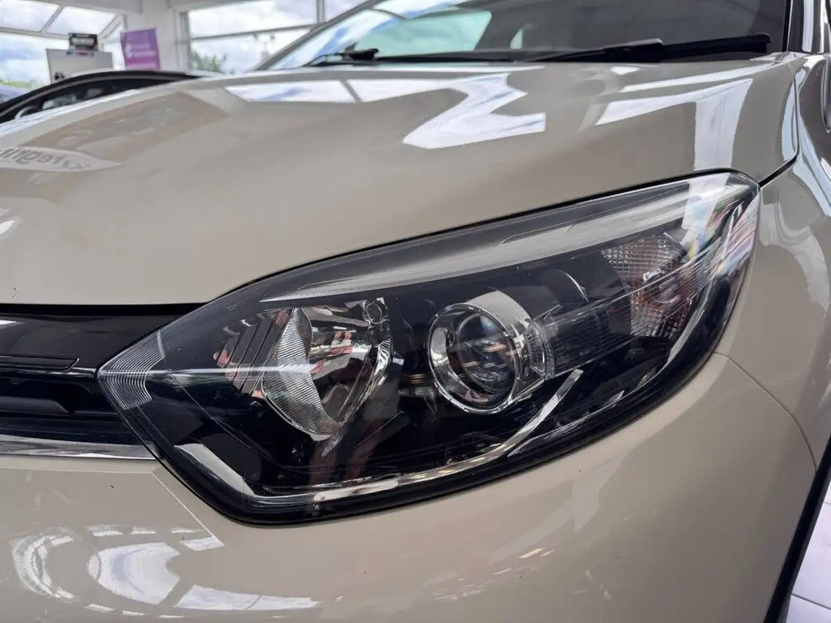 2019-renault-captur-09-tce-iconic-big-52