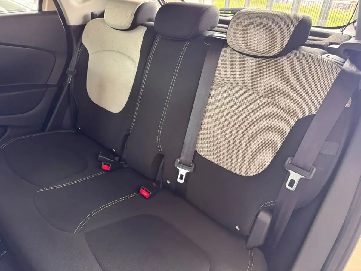 2019-renault-captur-09-tce-iconic-big-24