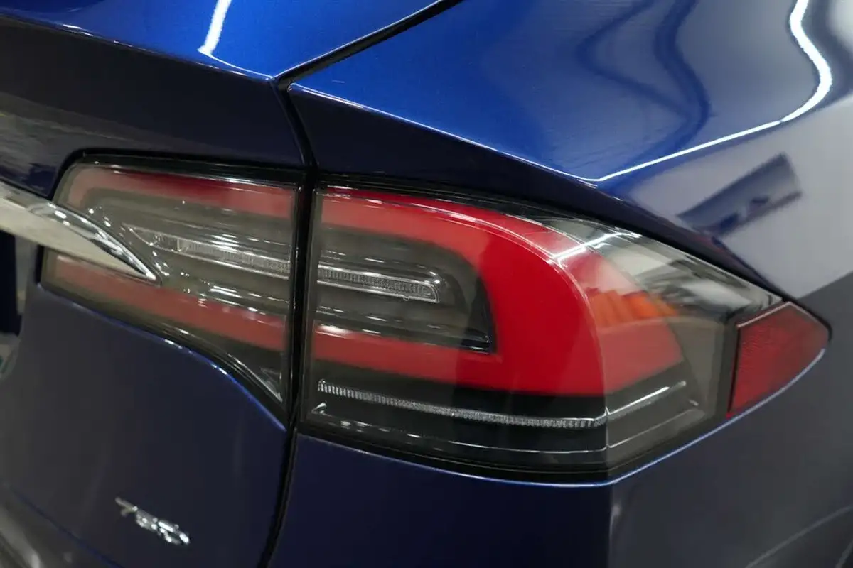 2018-tesla-model-x-e-75d-big-8