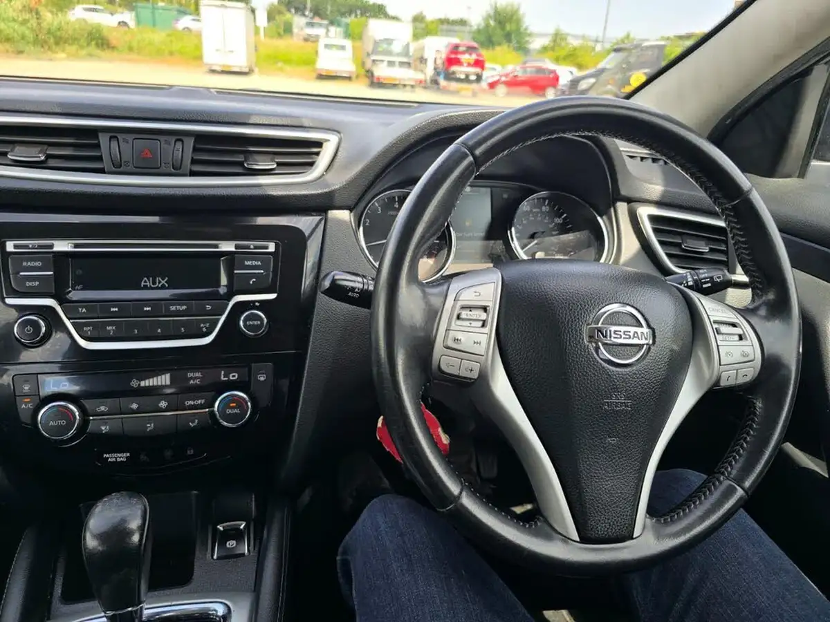 2017-nissan-qashqai-12-dig-t-acenta-smart-vision-packtech-pack-xtronic-cvt-big-36