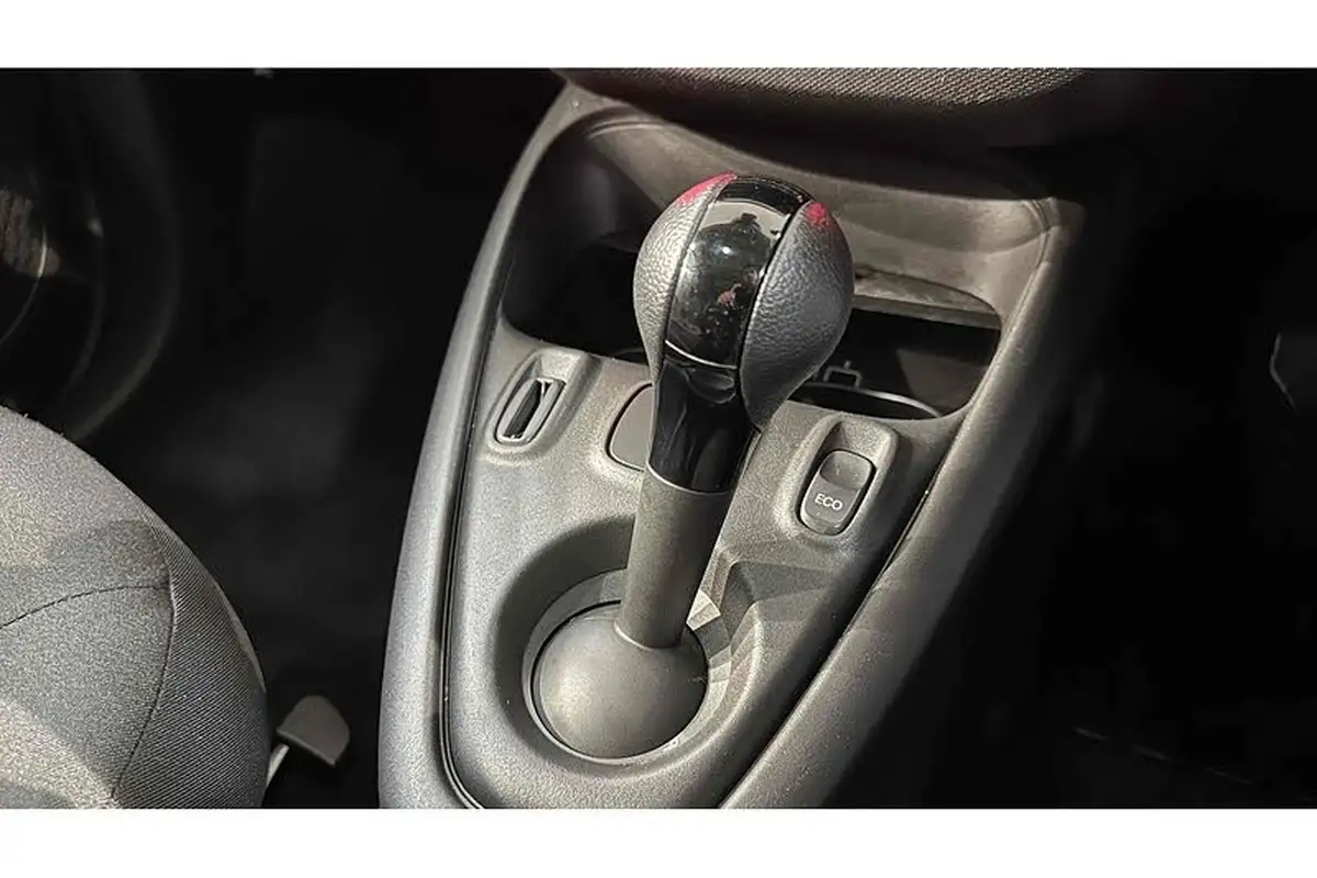 2021-smart-forfour-eq-premium-big-47