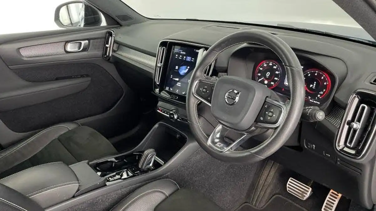 2020-volvo-xc40-20-t4-r-design-pro-awd-big-5