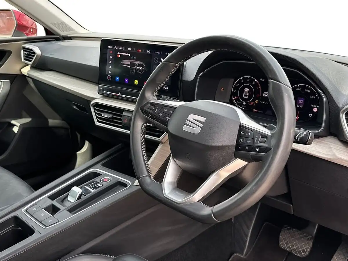 2021-seat-leon-15-etsi-xcellence-lux-hatchback-big-4