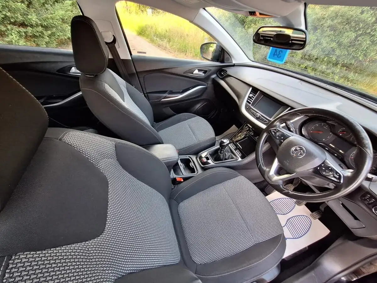 2018-vauxhall-grandland-x-12-se-132ps-big-11