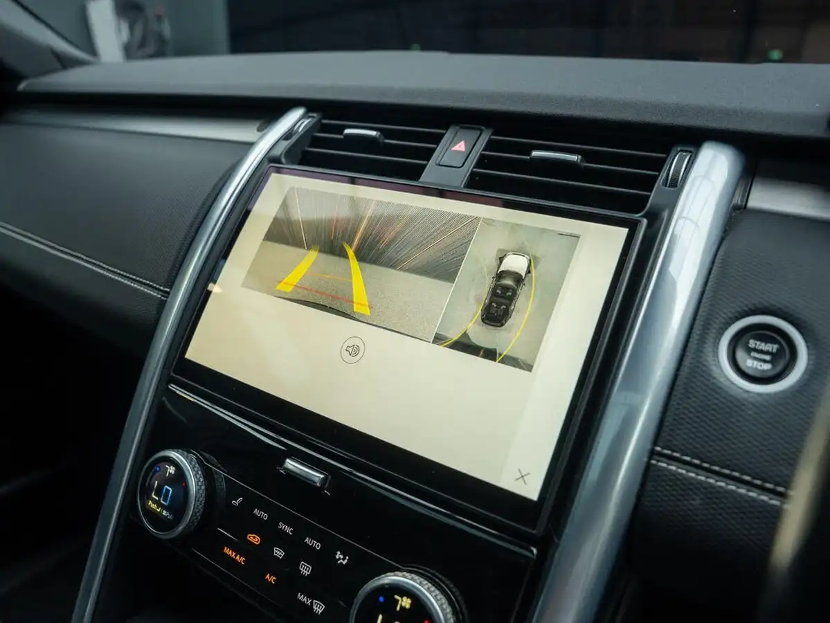 2021-land-rover-discovery-30-d250-r-dynamic-se-250ps-big-12