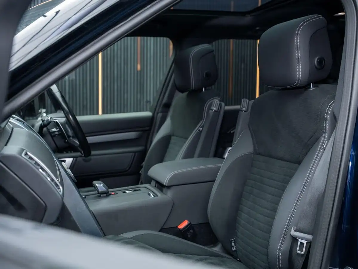 2021-land-rover-discovery-30-d250-r-dynamic-se-250ps-big-36