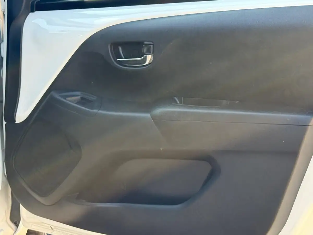 2019-peugeot-108-10-collection-hatchback-big-30