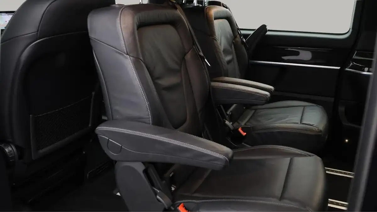 2022-mercedes-benz-eqv-e-eqv-300-sport-big-16