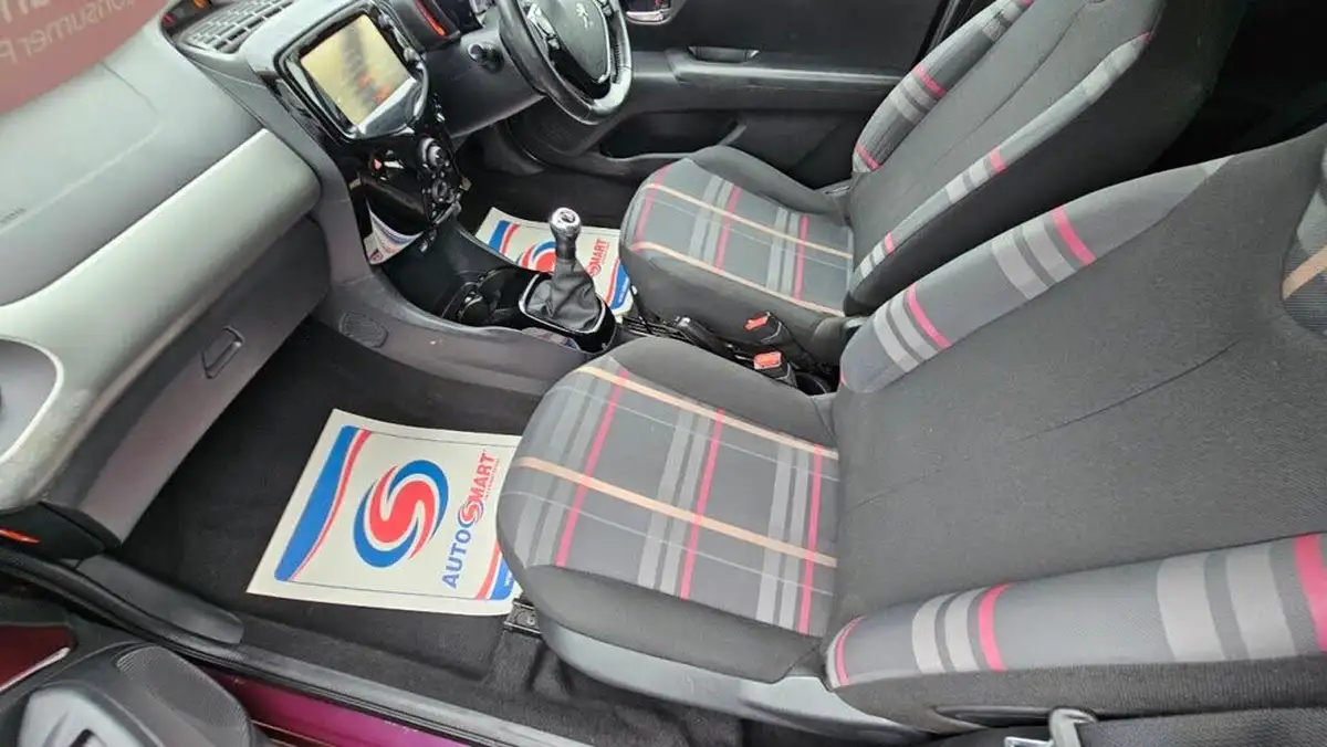2016-peugeot-108-12-puretech-allure-hatchback-3d-big-34