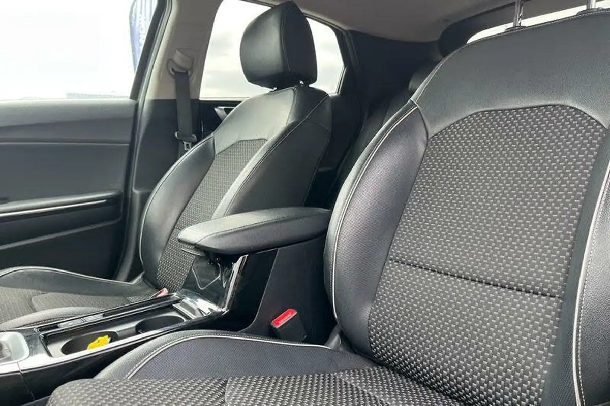 2021-kia-xceed-10-t-gdi-3-big-18