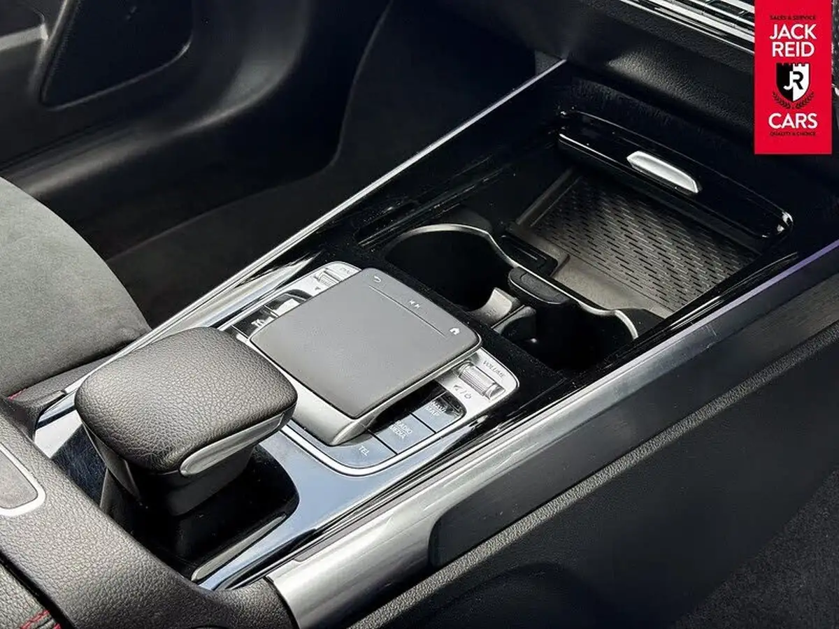 2020-mercedes-benz-glb-class-20d-glb220d-amg-line-premium-5-big-23