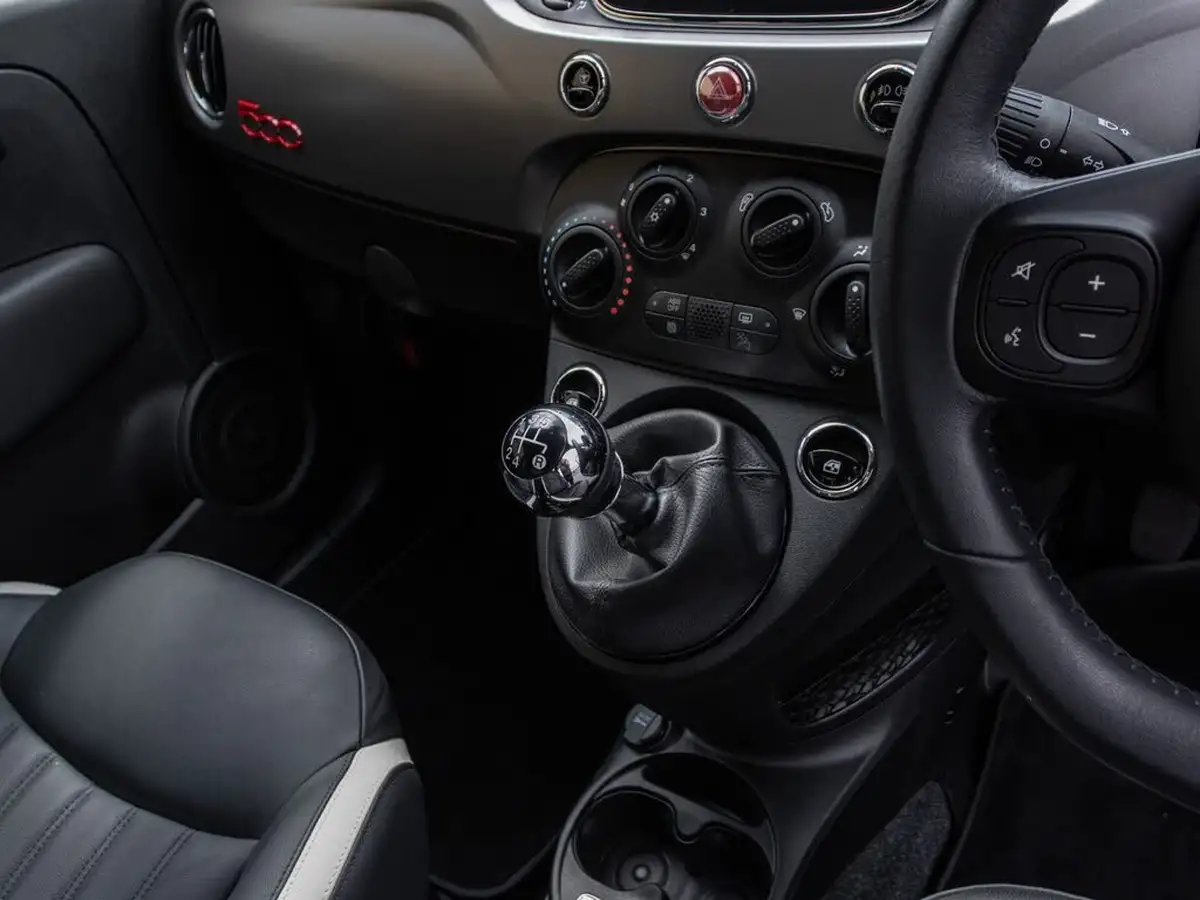 2017-fiat-500-12-s-big-30