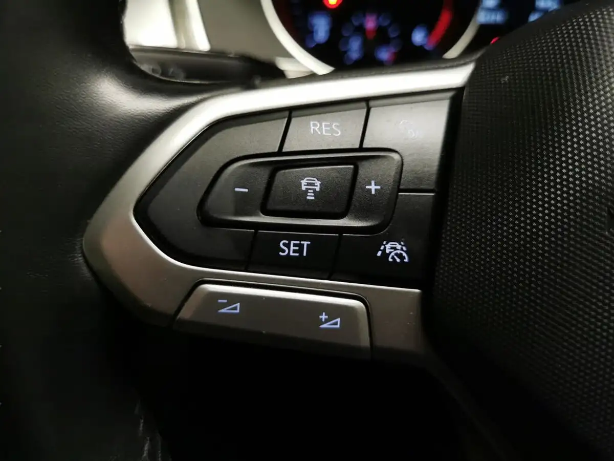 2022-volkswagen-passat-20tdi-se-nav-150ps-estate-5d-big-25
