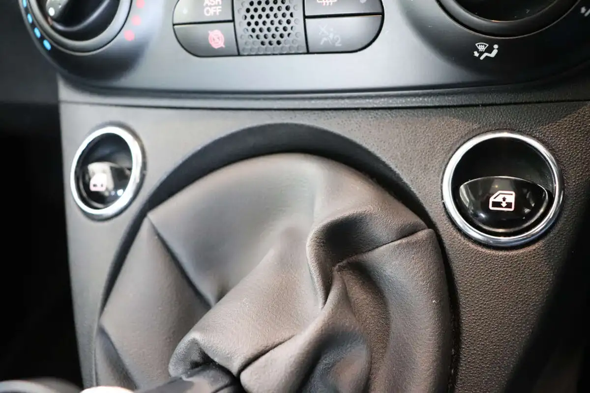 2019-fiat-500-12-lounge-ss-big-38