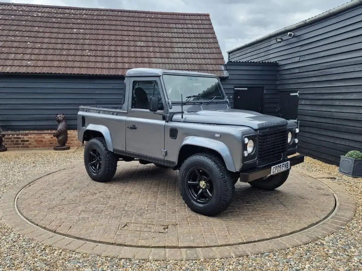 2009-land-rover-90-defender-24td-county-pick-up-big-20