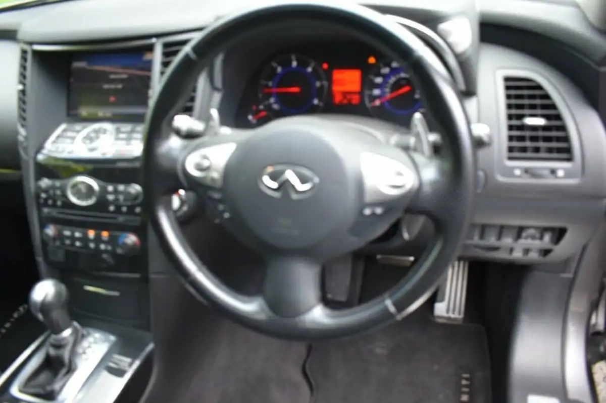 2010-infiniti-fx-50-s-le-big-56
