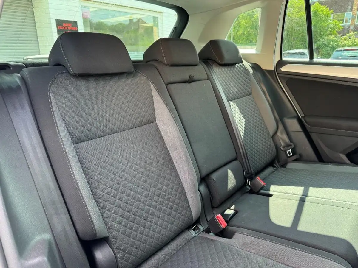 2018-volkswagen-tiguan-20tdi-se-navigation-150ps-ss-dsg-big-18