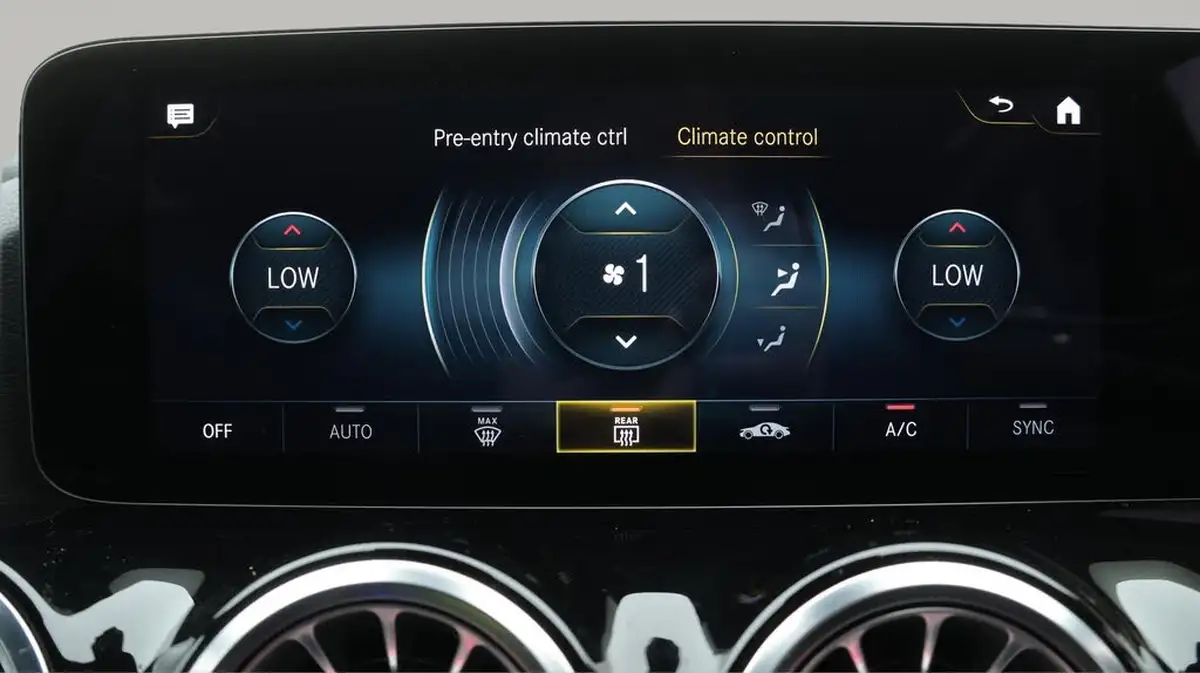 2023-mercedes-benz-eqa-e-eqa-300-amg-line-big-12