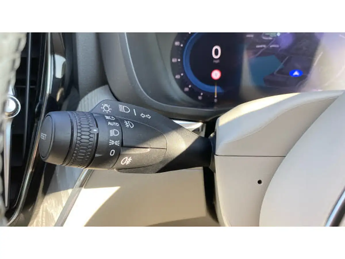 2023-volvo-xc60-20-b5-core-big-22