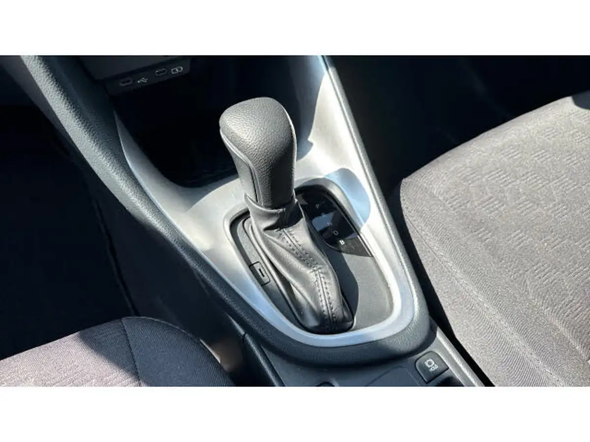 2025-toyota-yaris-15-vvt-i-icon-big-12