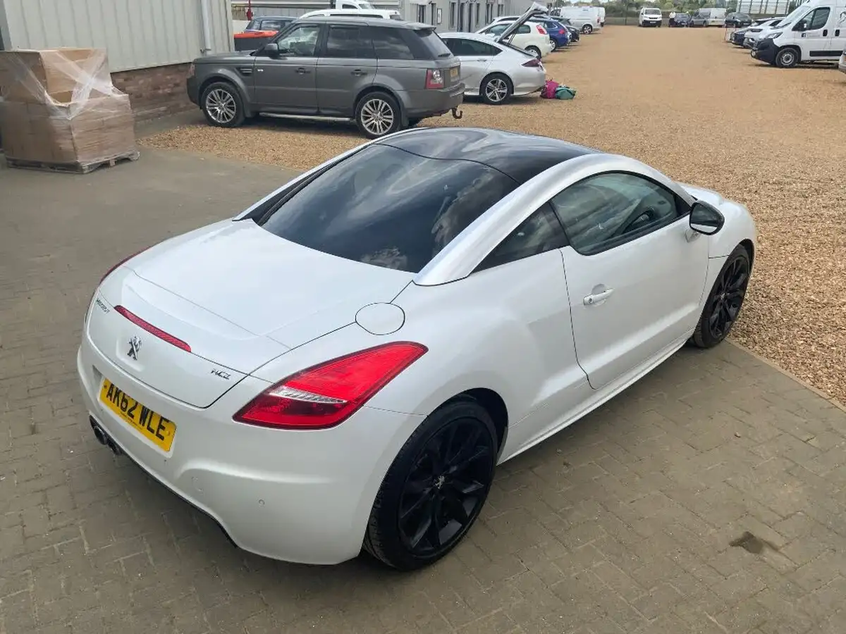 2012-peugeot-rcz-20td-gt-big-6