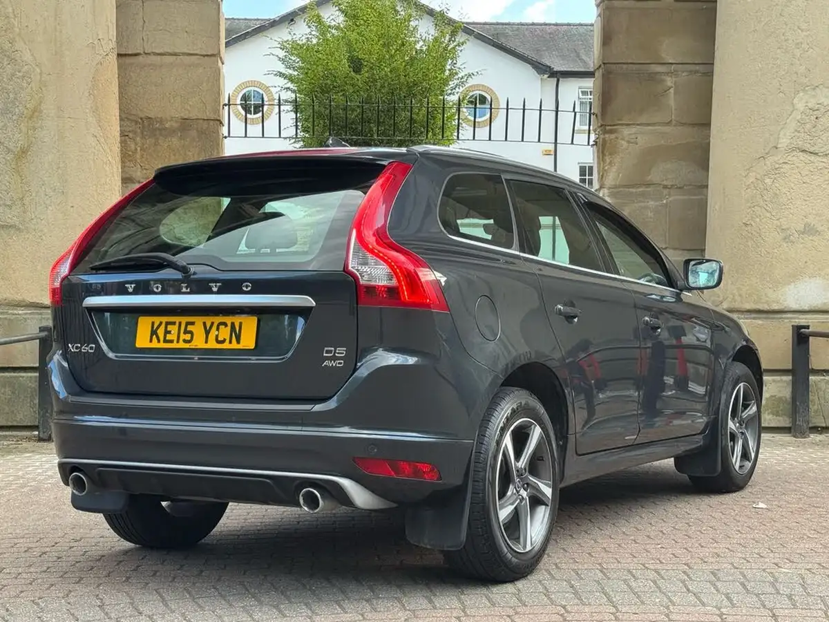 2015-volvo-xc60-24td-d5-r-design-lux-220bhp-ss-geartronic-big-6