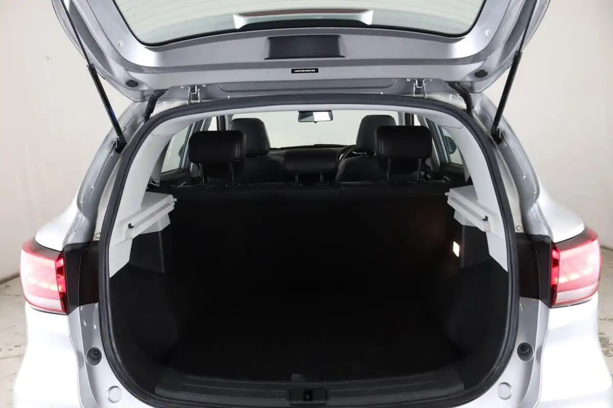 2022-mg-zs-suv-e-trophy-connect-ev-156ps-long-range-big-12
