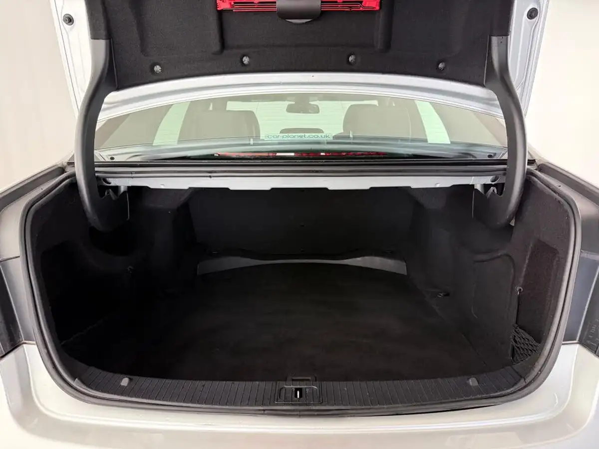 2013-mercedes-benz-e-class-21td-e220-cdi-se-21cdi-170bhp-saloon-4d-7g-tronic-plus-big-10