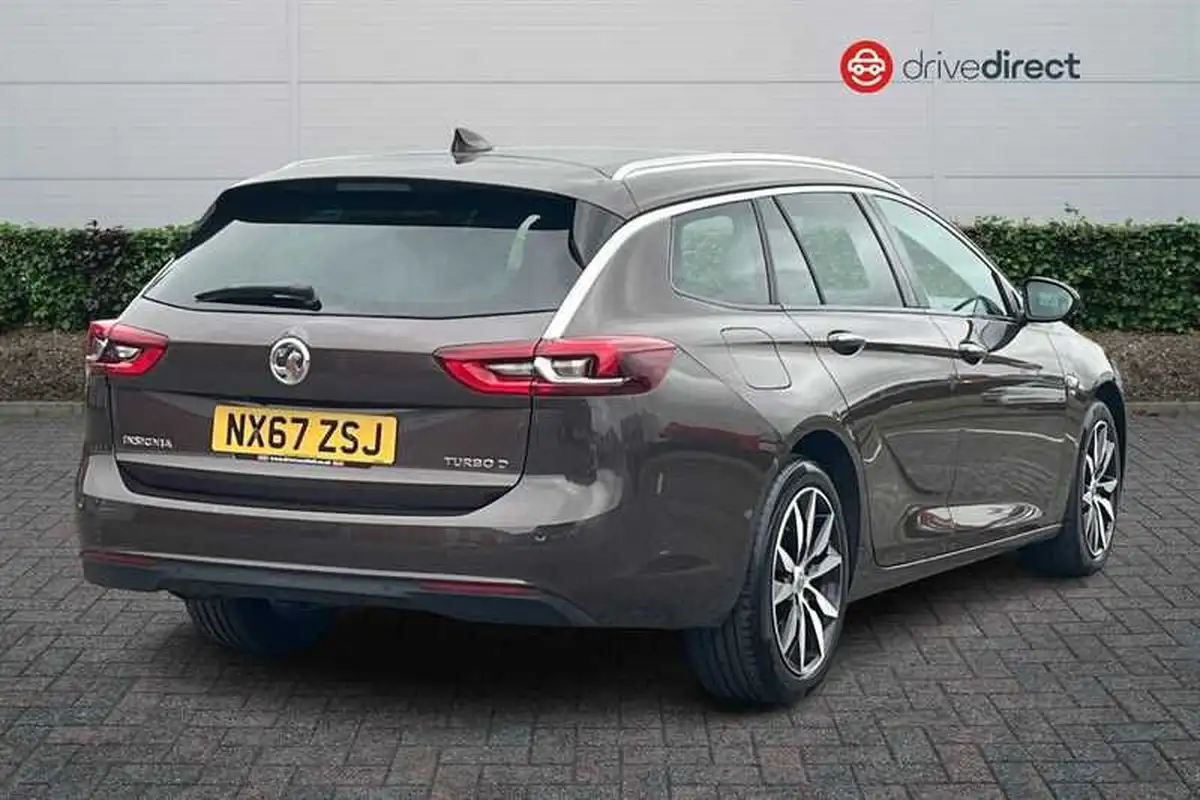 2017-vauxhall-insignia-sports-tourer-20td-elite-nav-ss-big-2