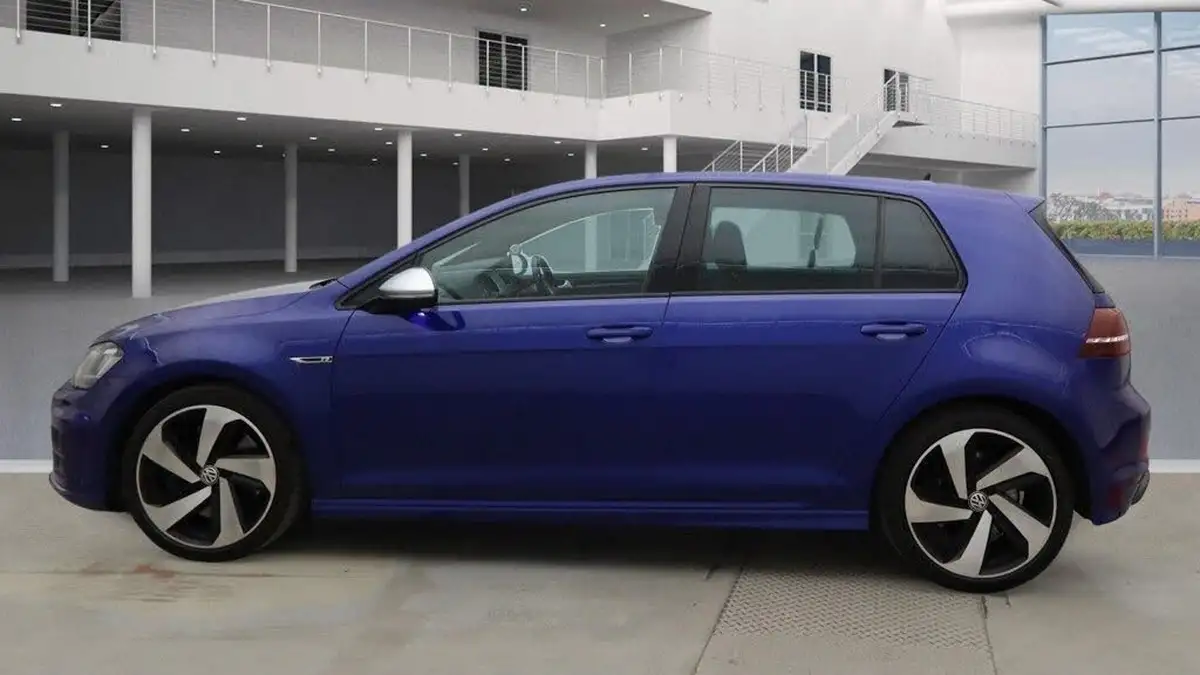 2017-volkswagen-golf-20-tsi-r-300ps-4motion-bmt-ss-hatchback-5d-big-9