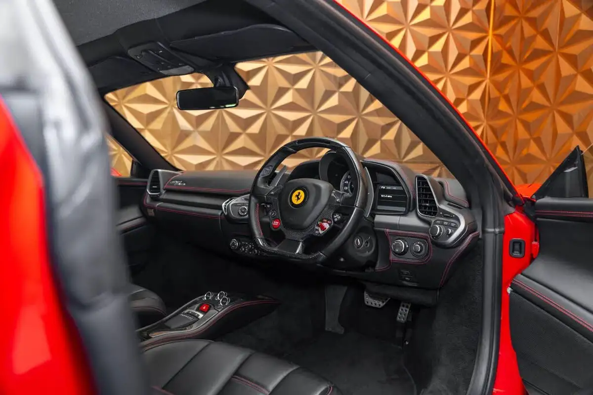 2012-ferrari-458-45-italia-big-12