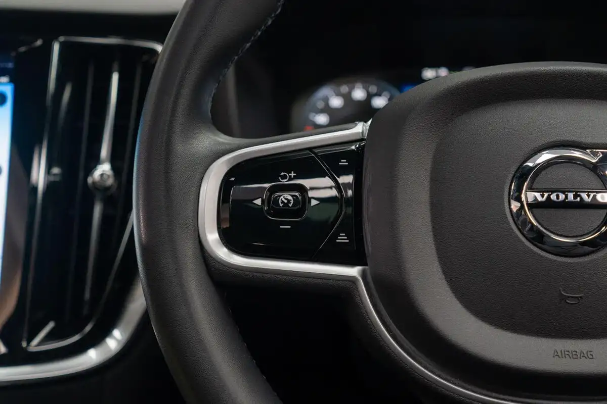 2021-volvo-v60-20-t6-r-design-350bhp-plug-in-hybrid-big-29