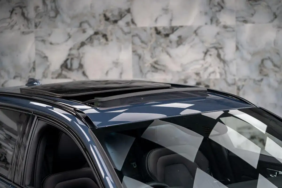 2021-volvo-v60-20-t6-r-design-350bhp-plug-in-hybrid-big-1