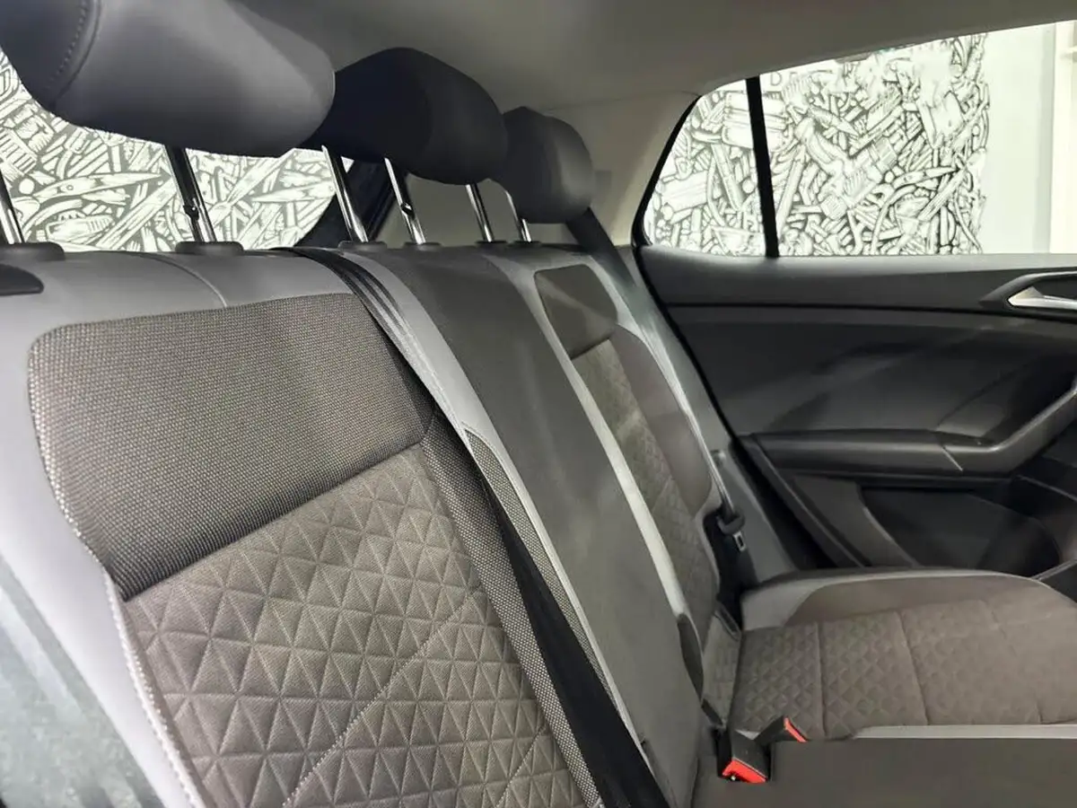 2022-volkswagen-t-cross-10-tsi-sel-big-23