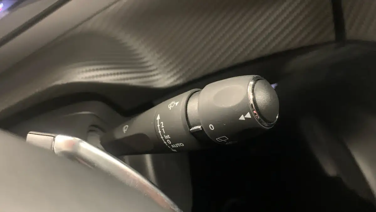 2024-peugeot-208-12-puretech-allure-hybrid-e-dsc6-big-27