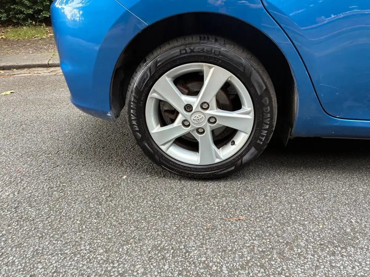 2011-toyota-auris-133-vvt-i-edition-5d-big-22