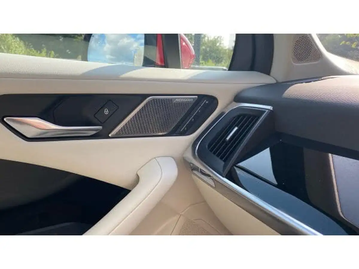 2019-jaguar-i-pace-ev400-se-big-46