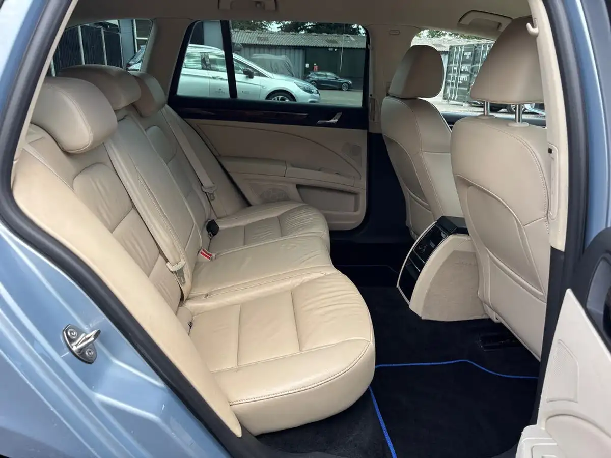 2011-skoda-superb-18-elegance-162ps-estate-dsg-big-12