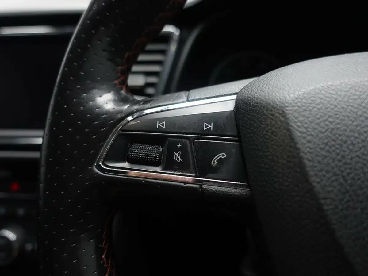 2017-seat-leon-14-tsi-fr-technology-sportcoupe-3d-big-28