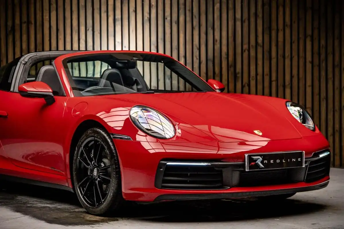 2020-porsche-911-30-targa-4-big-12