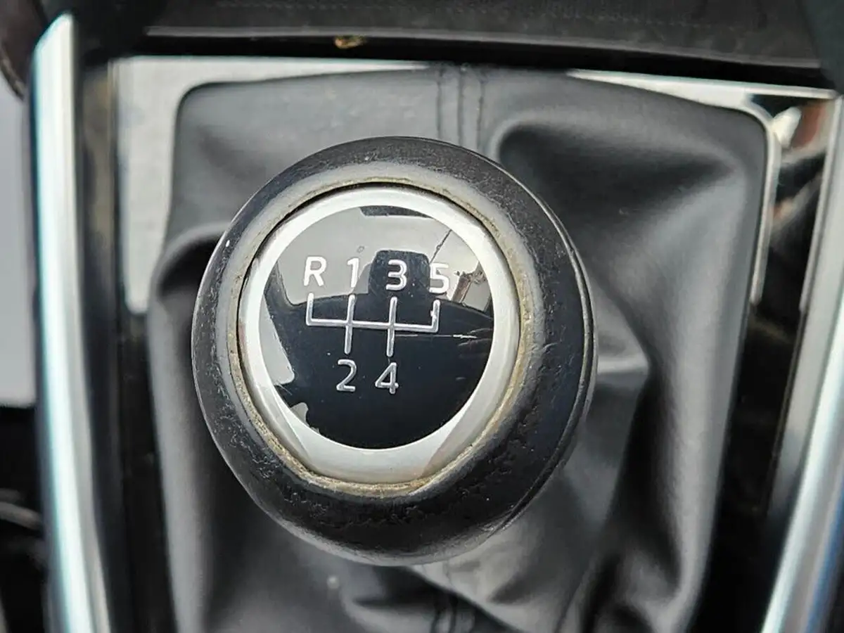 2019-mazda-mazda2-15-gt-sport-nav-115ps-big-16
