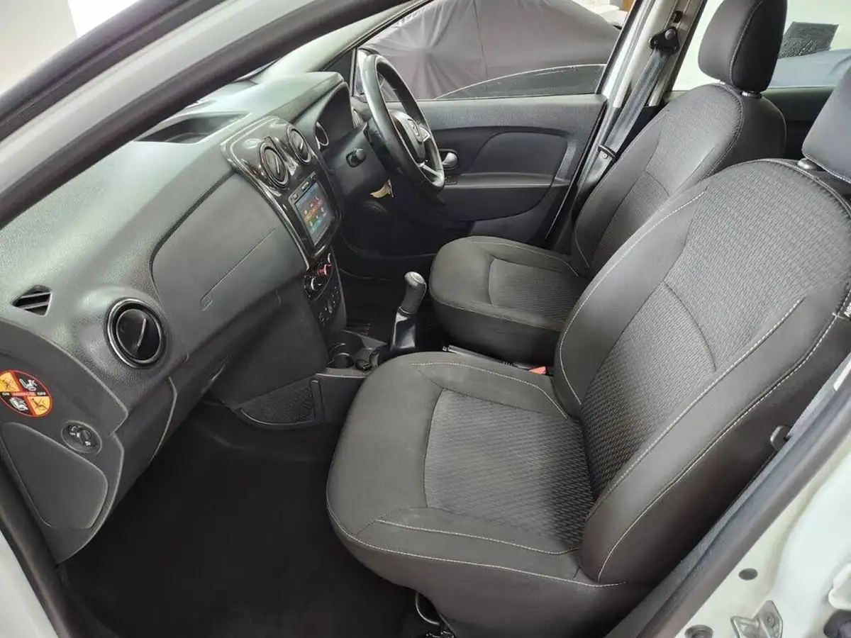 2017-dacia-sandero-15dci-laureate-big-28