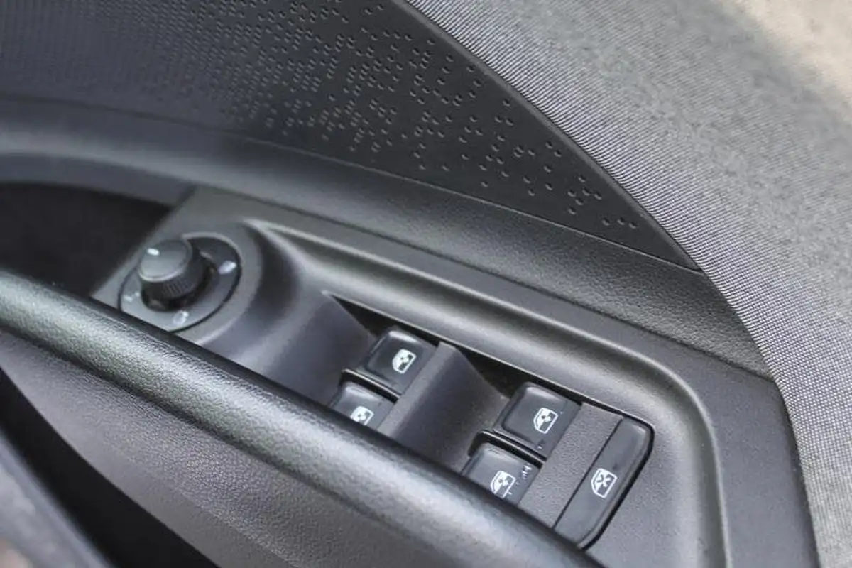 2021-skoda-enyaq-e-60-62-kwh-big-14