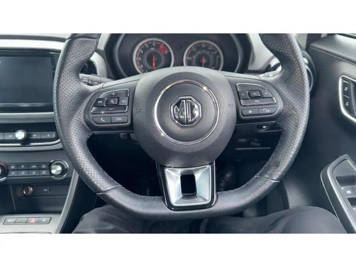 2022-mg-mg3-15-vti-tech-exclusive-nav-big-25