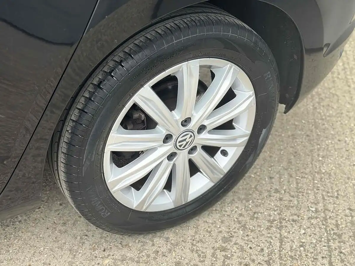 2016-volkswagen-touran-20tdi-se-family-big-39