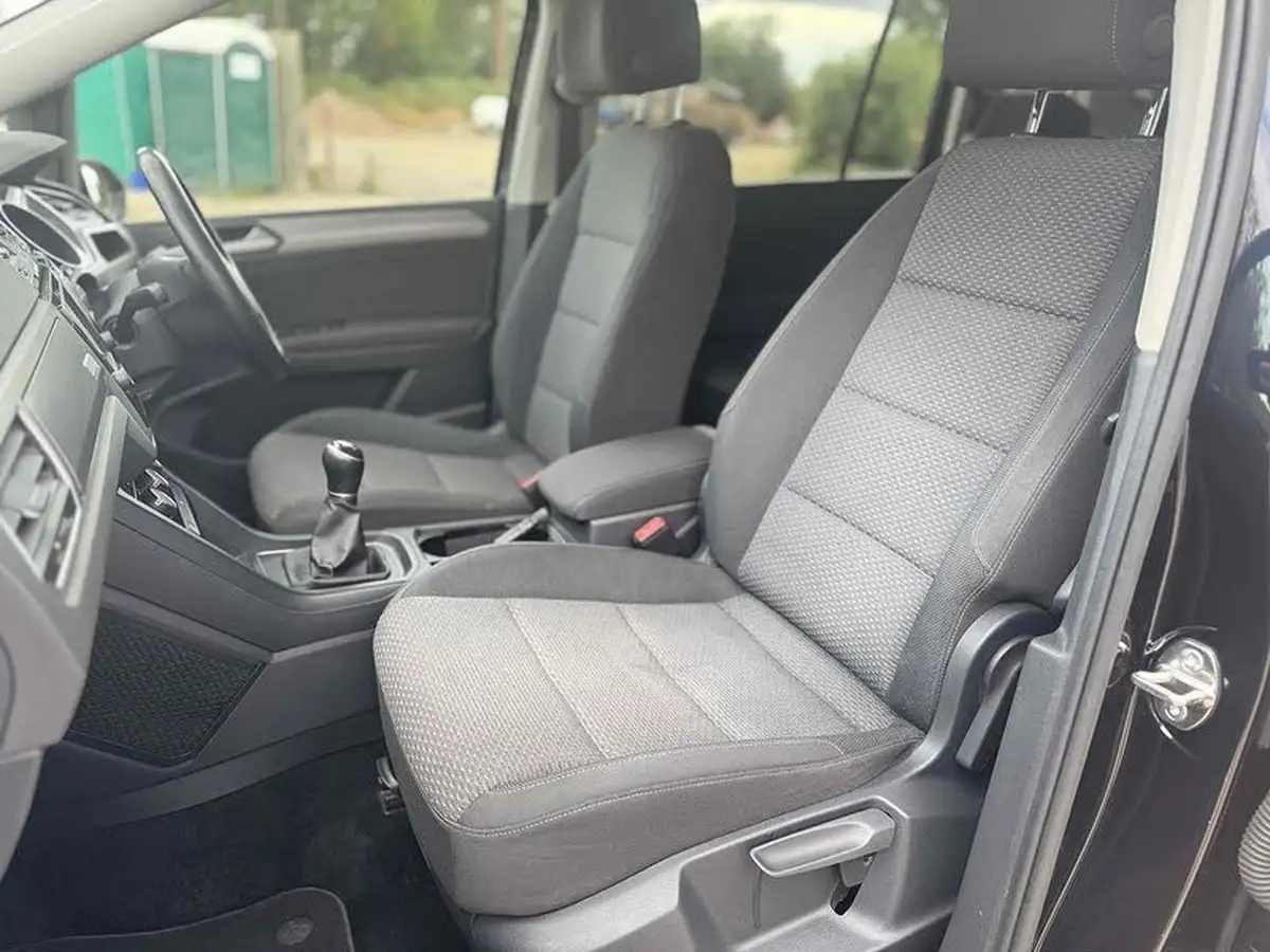 2016-volkswagen-touran-20tdi-se-family-big-11