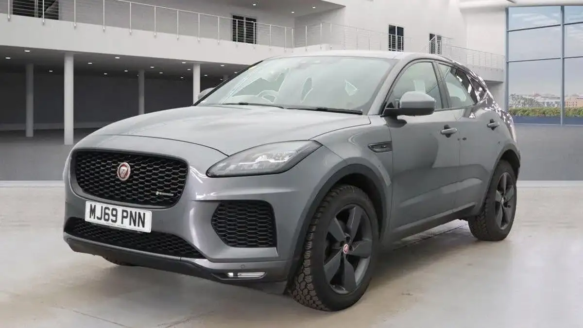 2019-jaguar-e-pace-20-i4d-chequered-flag-180ps-big-0