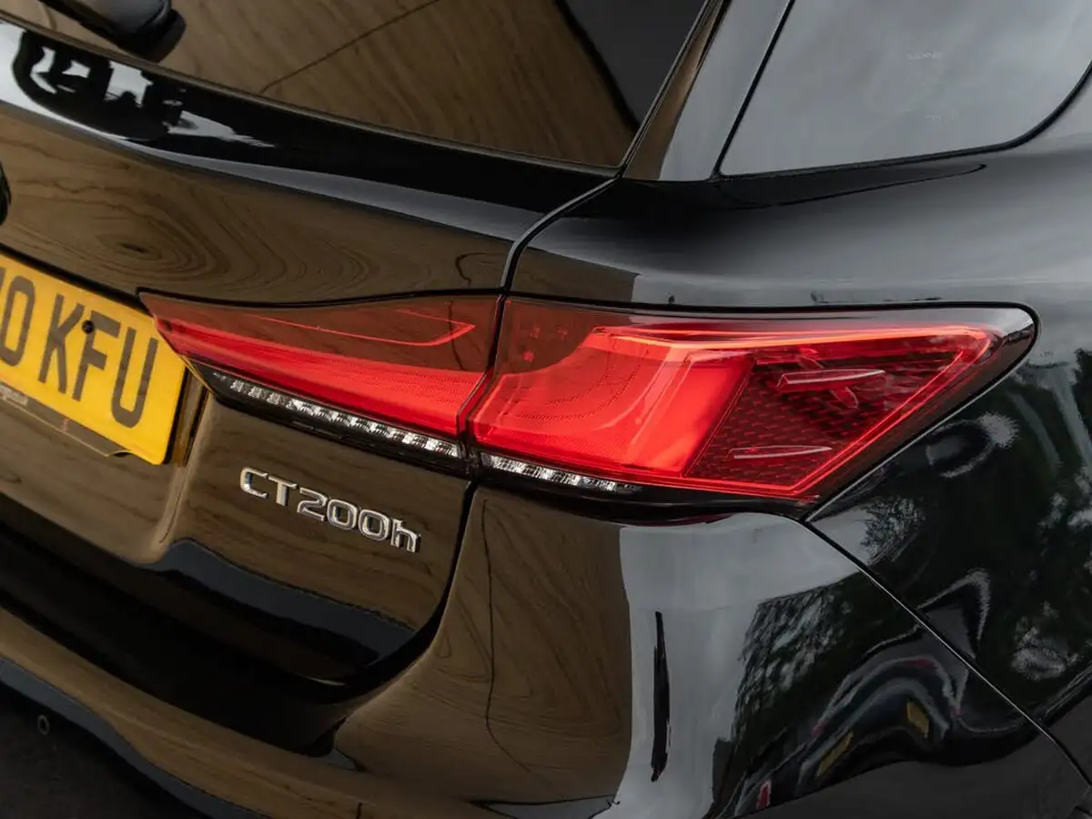 2020-lexus-ct-200h-18-ct-big-8