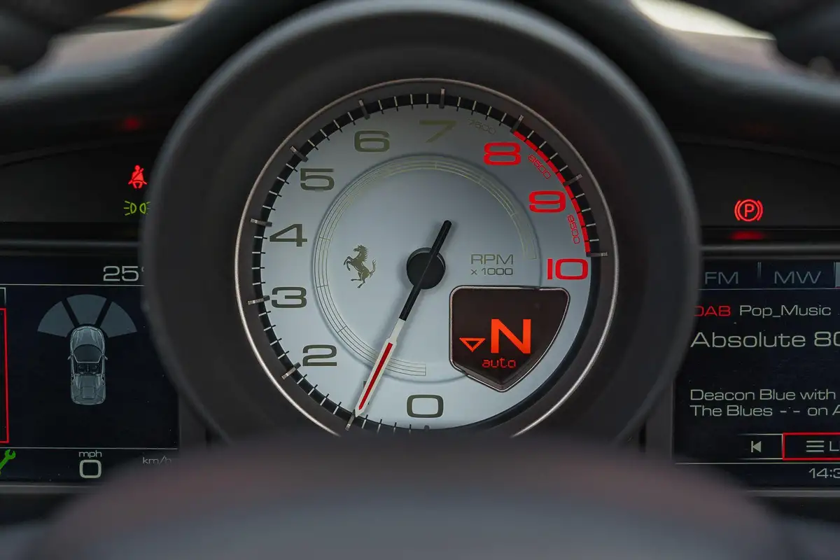 2017-ferrari-488-39-488-spider-big-52